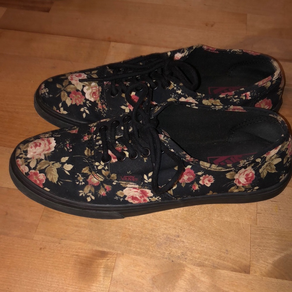 Vans black with flowers